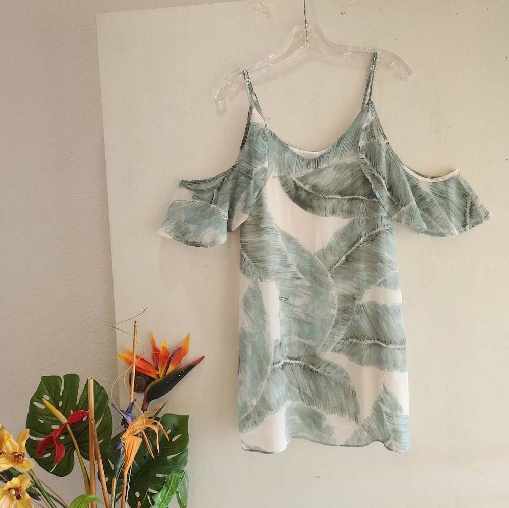 Lulu's Euc Spaghetti Straps Cold Shoulder Green F… - image 8